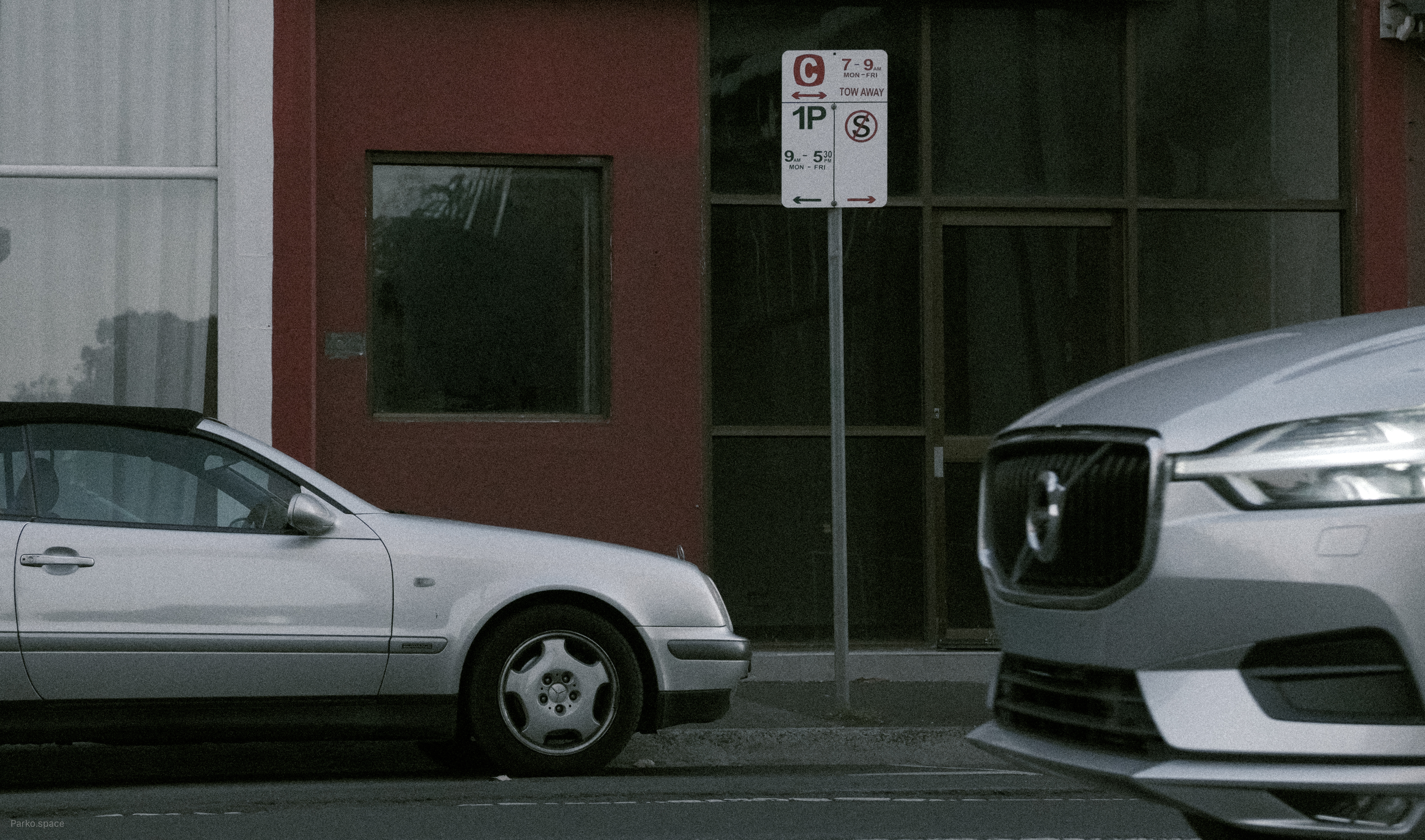 a photograph of a parking sign in hawthorn, melbourne.